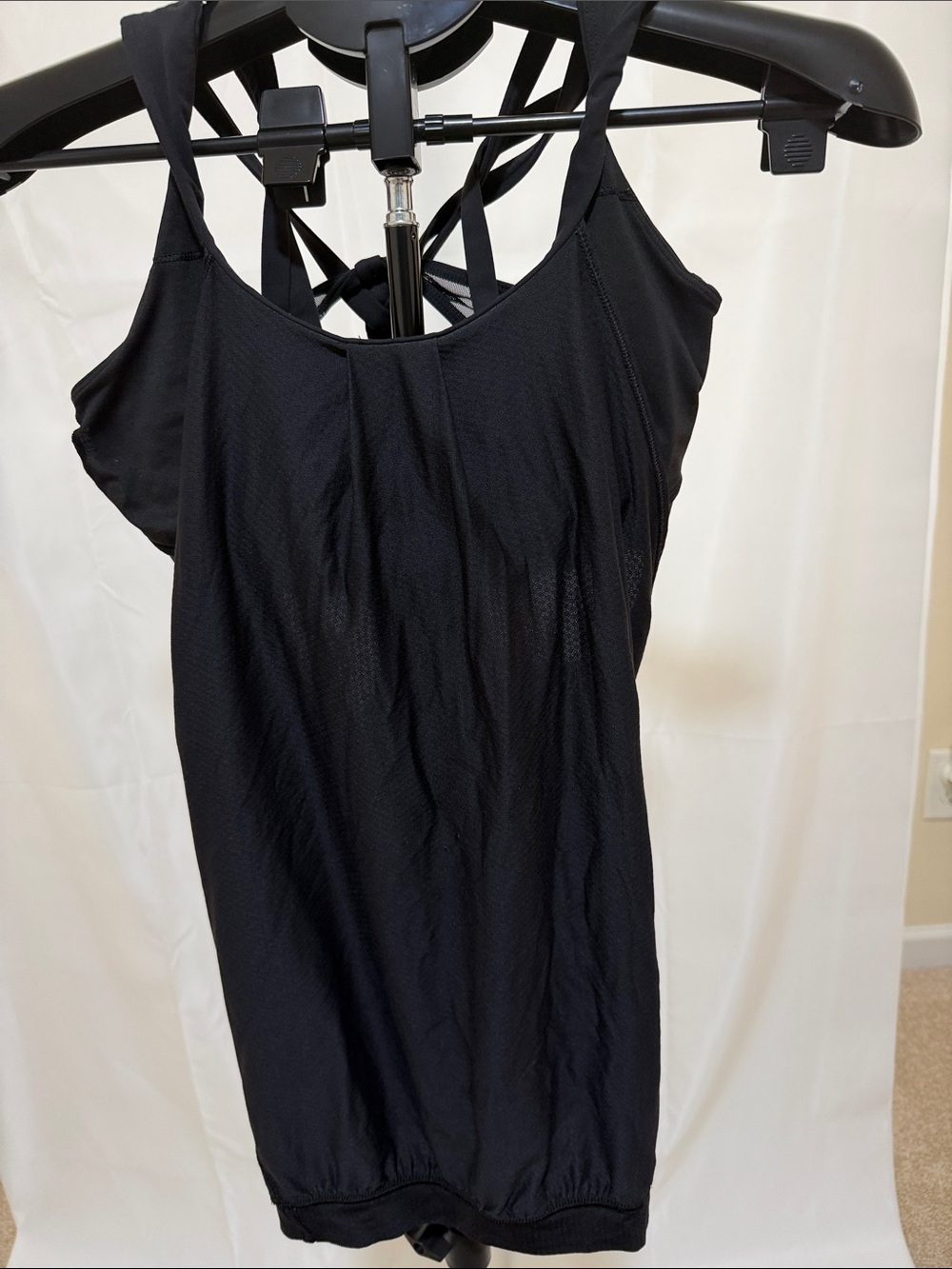 Lululemon No Limits workout top with sports bra